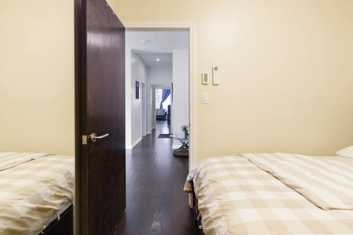 “Central Full-Floor Apartment: Ultimate Manhattan gallery image 3