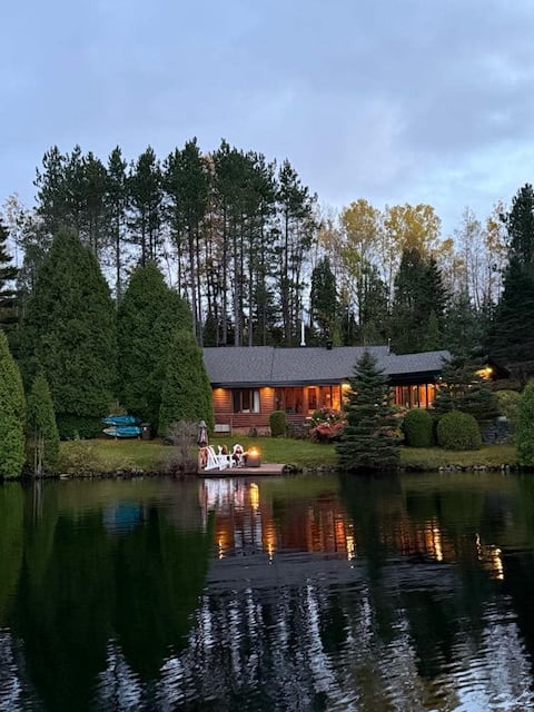 Cottage in Sainte-Rose-du-Nord "The Pearl of the Fjord"