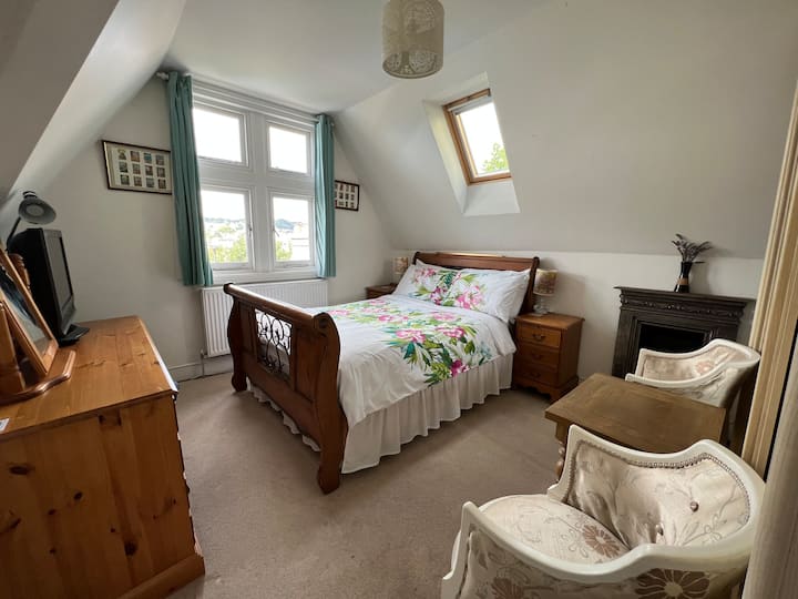 Პირველი ორადგილიანი საწოლი ოთახი 