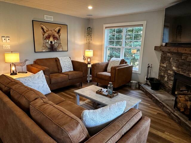 Spacious Retreat by the River with Kayaks