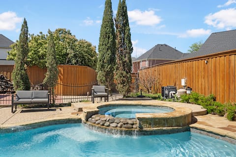 Commodious home in Golf course near PGA-PLANO