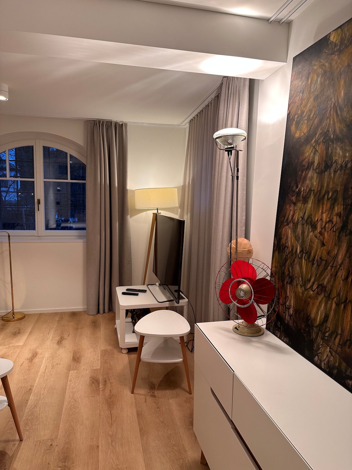 Top Airbnb: Studio in 1924 Villa 10min from Zurich Bellevue in Zürich