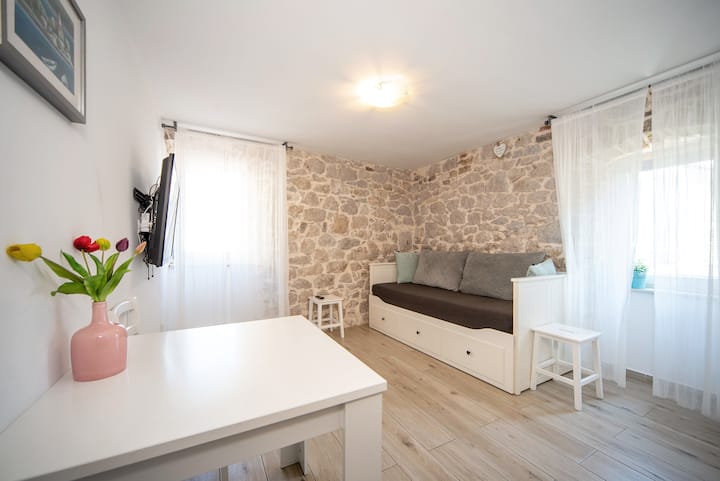 Apartment With Terasse  N’6 - Dalmatien