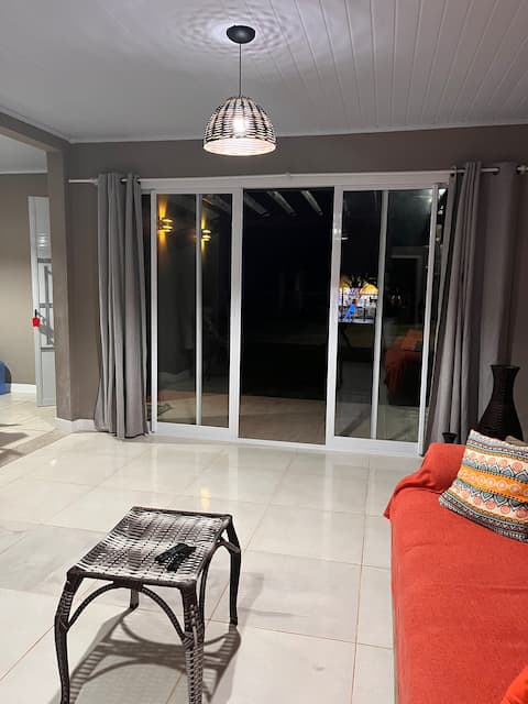 Successful Airbnb property: 3 bedrooms, Wi-Fi, barbecue, 2 blocks from the coast in Santa Vitória Do Palmar