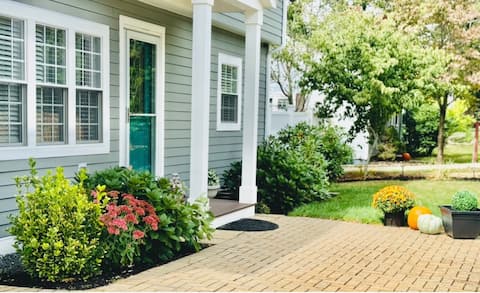 Charming upscale apartment