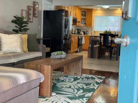 Charming upscale apartment