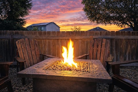 *Volleyball / Badminton Net~100Mbps~3 TVs~2600ft²*