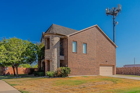 The Castle!by the Lake w/Pool & Balcony Grandscape
