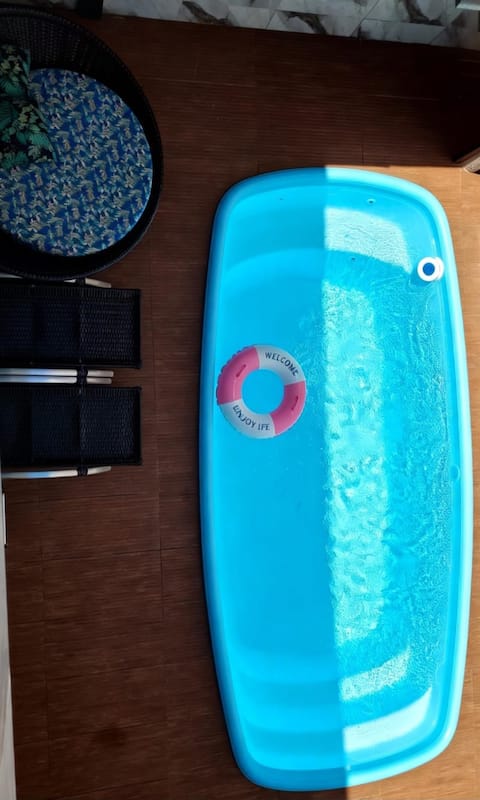 200 M beach Pool pool table BC, Beto C park