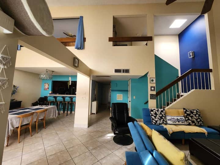 Townhouse W/ Cathedral Ceilings & Inspiring Views - Tucson, AZ