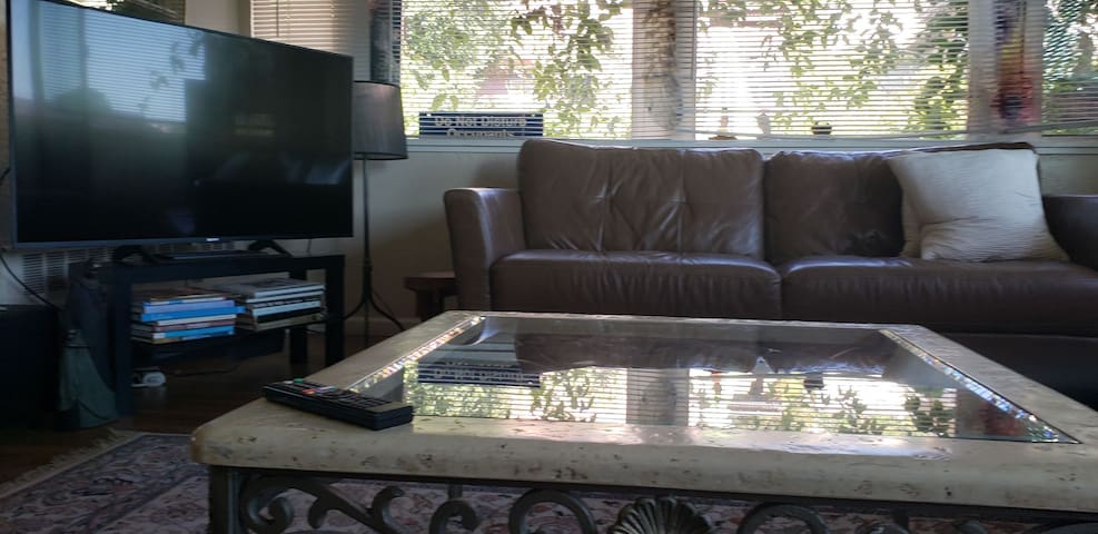 lake Merritt 4 Bed 4 Bath # 6A gallery image 2