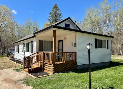 Sprang UP Getaway (Within 1 mile downtown Curtis)