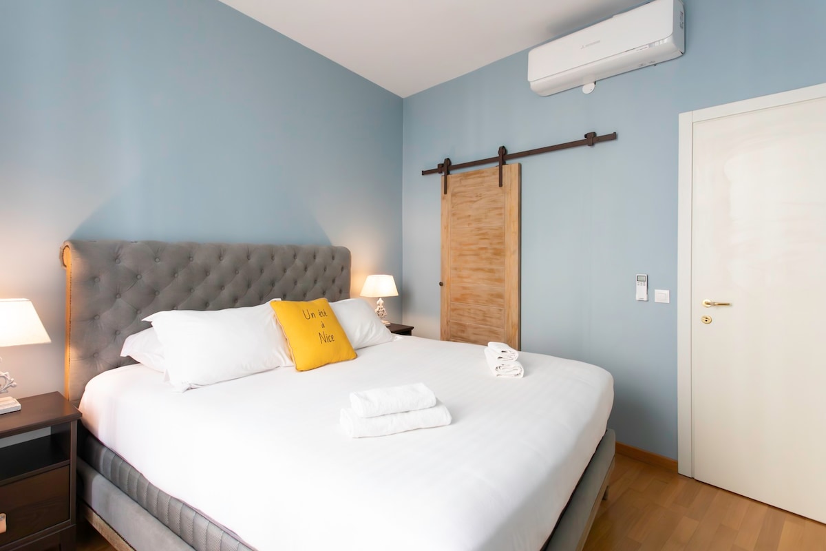 Veľkosť postele: 
Veľká manželská posteľ: 180 x 200 cm 

Veľkosť postele: 
Veľká manželská posteľ: 180 x 200 cm 