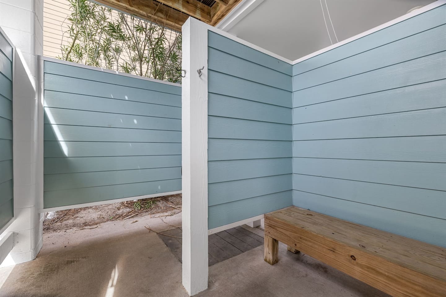 Outdoor Shower With Drying Rack