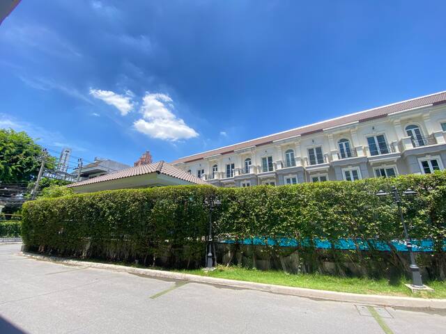 PerFectHome3B2.5B/pool/QSNCC/BTS gallery image 2