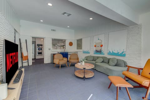 Popular Airbnb listing: Dreamscape retreat*Pool*5BRs*15 Beds*Hobby airport in Golfcrest / Bellfort / Reveille
