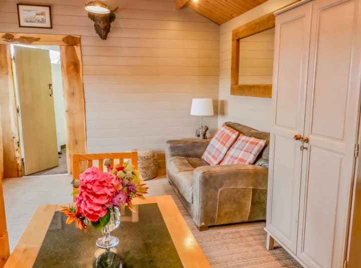 Heather Chalet - Cosy Cabin For A Couples Getaway - Yorkshire