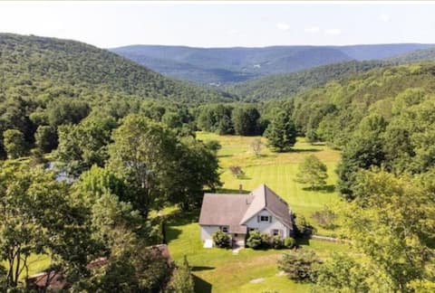 Yankee Acres Mountain Homestead