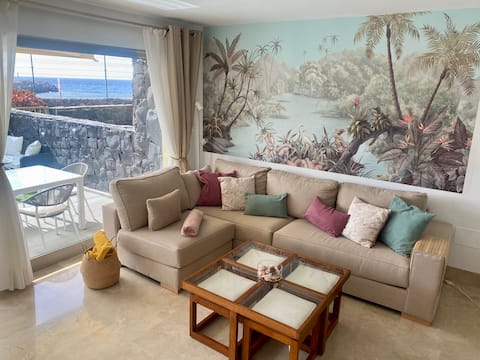 Anuncio de Airbnb popular: Luxury Villa: Beachfront and Golf Course en San Miguel De Abona