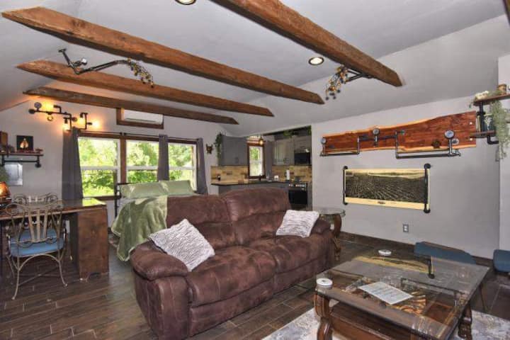 The Curious Little Cottage • Cozy Clever Hideaway - Tulsa, OK