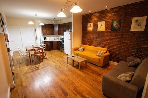 Top performing Airbnb: beautiful 4 bedrooms near subway in Crown Heights (North)