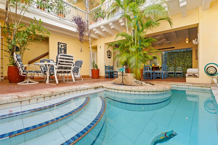 3br House In The Walled City, Cook Included. - Cartagena, Colombia