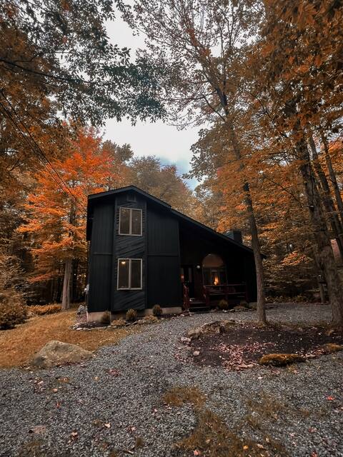 Pocono Base Camp *Golf Cart Available*
Lakes/Pools