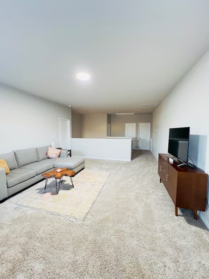 Cute And Cozy Space - Elgin, TX