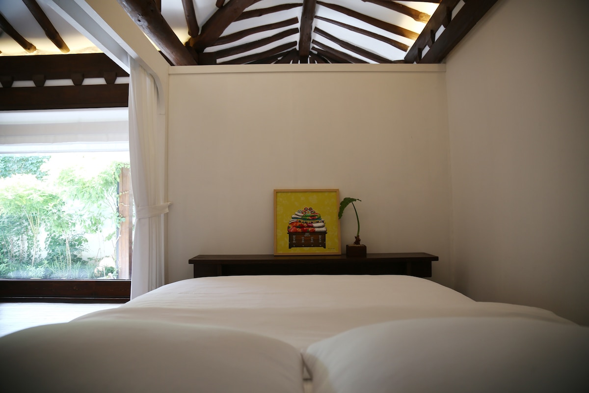 غرفة النوم 2