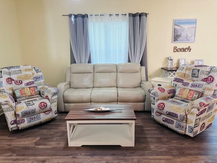2 Bedrooms /2 Bathrooms Condo - Gulf Shores, AL