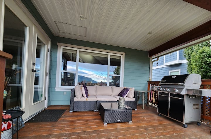 Cowichan Bay Charmer