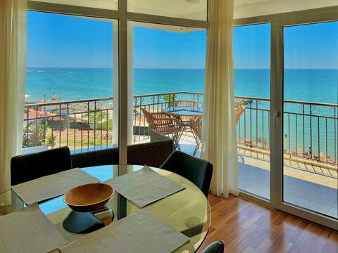 Beachfront Havana