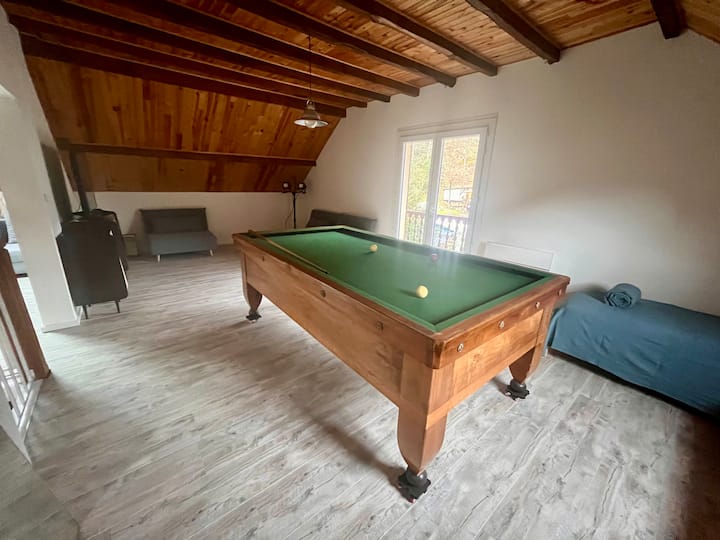 חדר משחקים למעלה, חדר שינה 