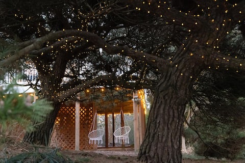 Hot Tub | Pool & Tennis | Pet Friendly| Linens