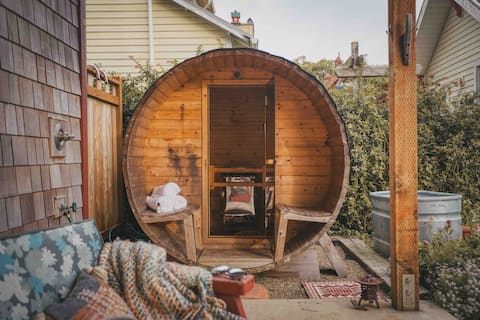 Coastal Retreat w/sauna