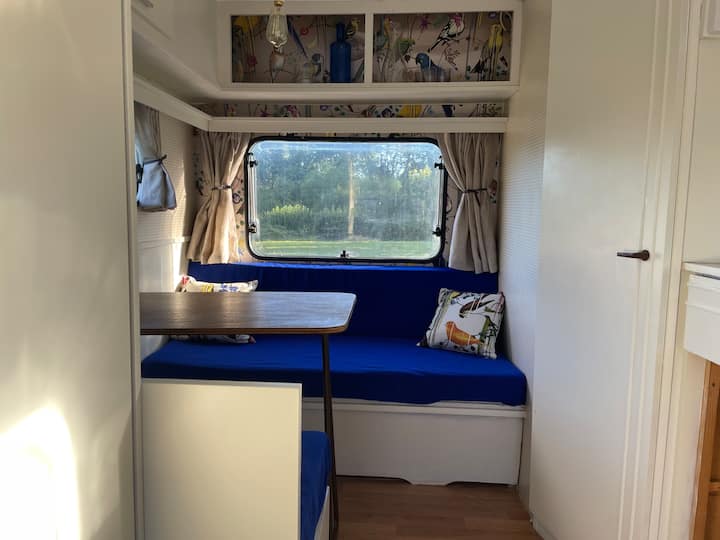 Glamping In 80s Retro Caravan, Hever - Sevenoaks