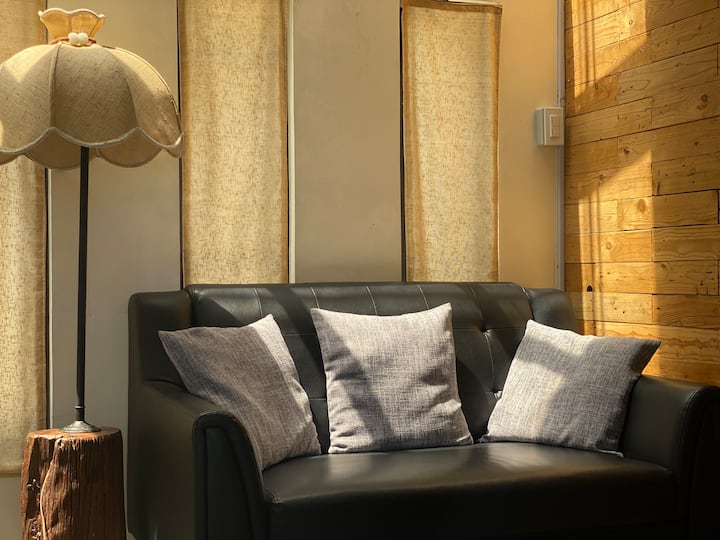 Romantic Loft Escape | Cozy Stay + Free Parking - Tagaytay