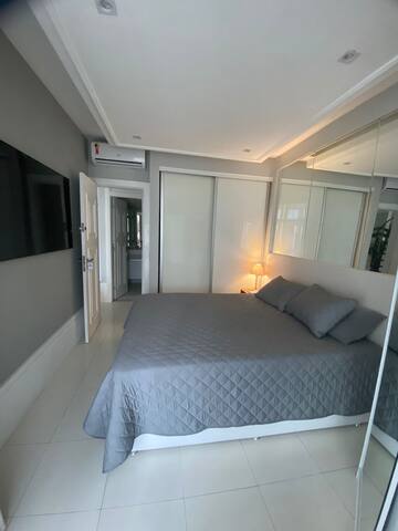 Luxury Beachfront Penthouse gallery image 3