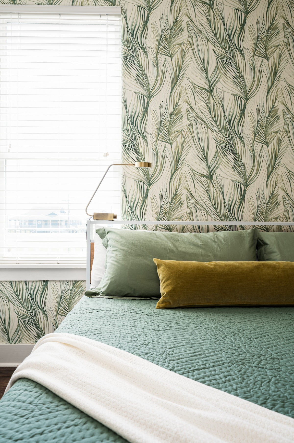 Colchones y sábanas de calidad y cómodos para una buena noche de sueño. Tres de nuestras habitaciones tamaño king tienen baño privado, disfruta de la privacidad de tu propio baño, equipado con comodidades. Ofrecemos gel de baño, champú, acondicionador y secador de pelo en todos nuestros baños. 