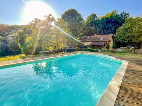 Stunning Dordogne holiday house & heated pool