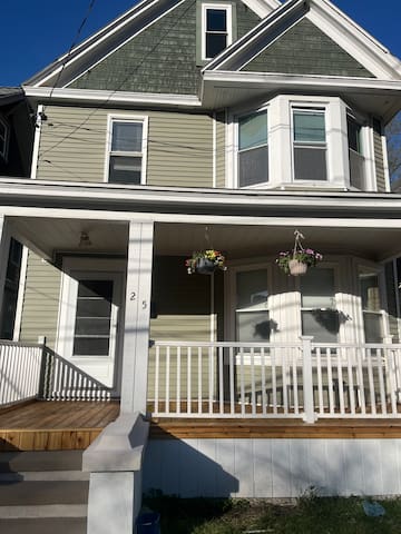 Beautiful 5 bedrm , 3.5 bathroom, private parking