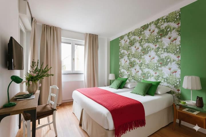 Schlafzimmer 1