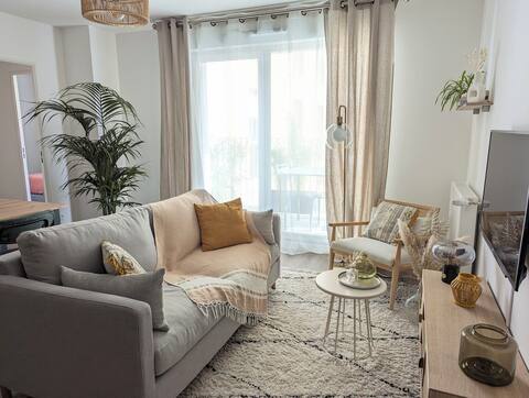 Warm 2 room apartment near Paris