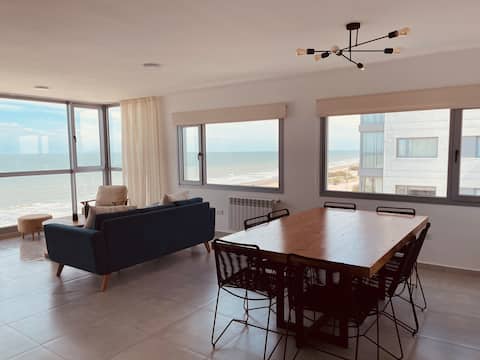 Top Airbnb: Exclusive oceanfront apartment in Monte Hermoso