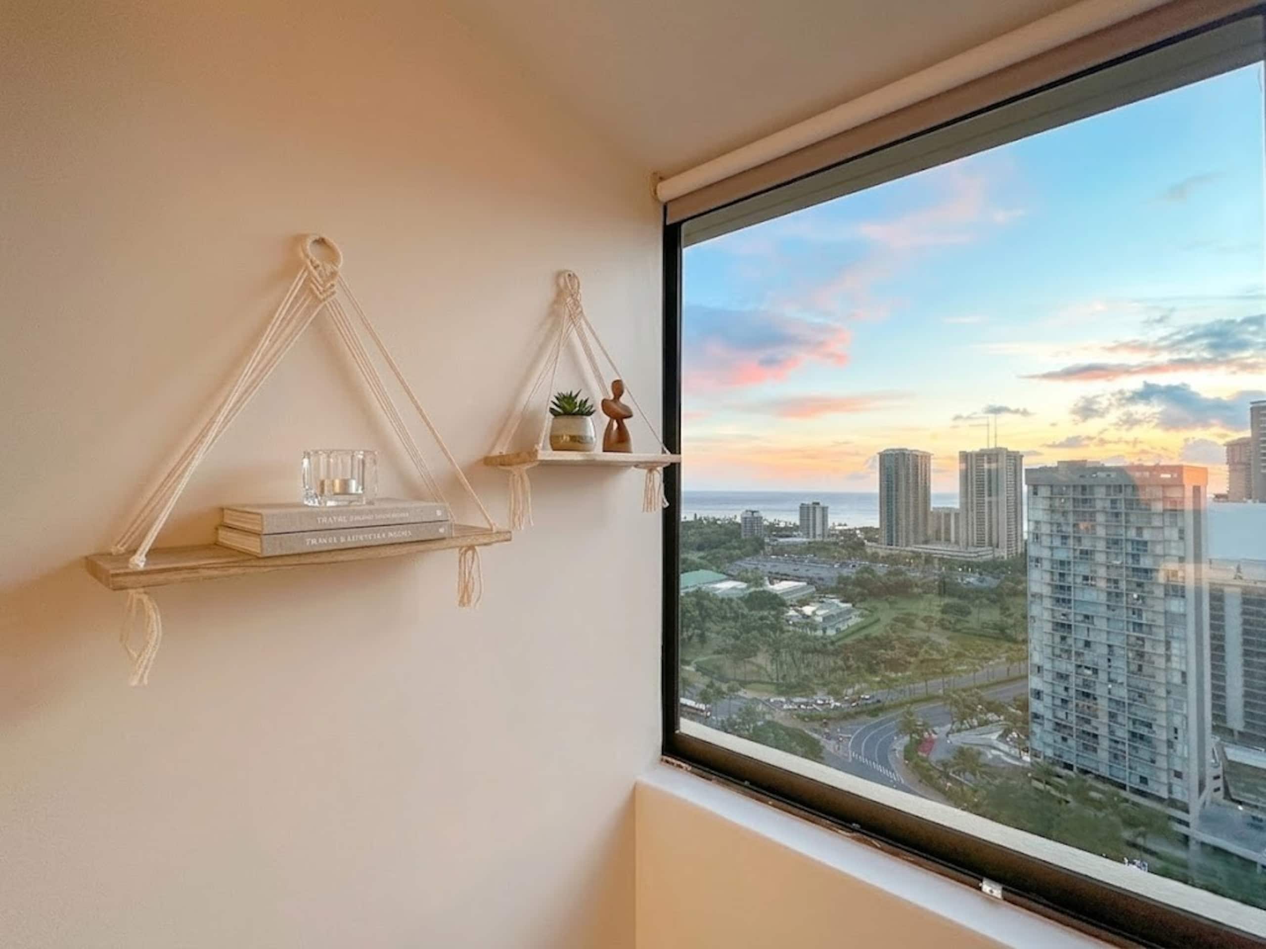 Stunning Ocean View Waikiki Studio 30F B - Image 3