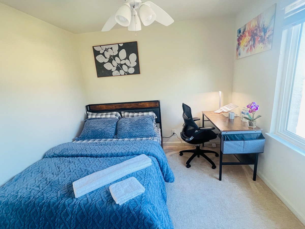 Queen bed with storage, 10" inch memory foam mattress, 2 soft pillows, 2 medium firm pillows, Phone charging ports on the headboard, 
Cozy comforter, Bath Towel, Hand Towel, Office desk, and Ergonomic office chair