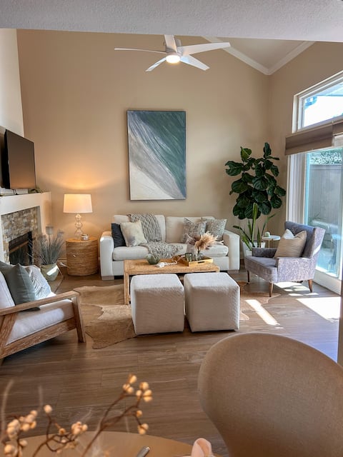 Minutes to Laguna Beach Townhome