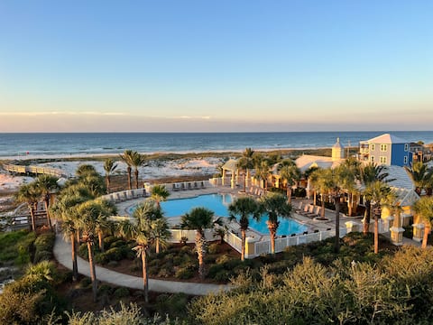 Beach Front Condo: 3beds/3baths