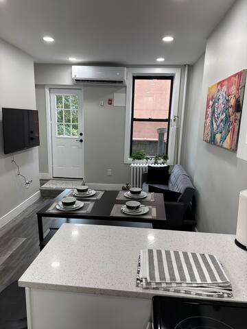 Central Park 4 Bedroom Gem -Rare gallery image 2