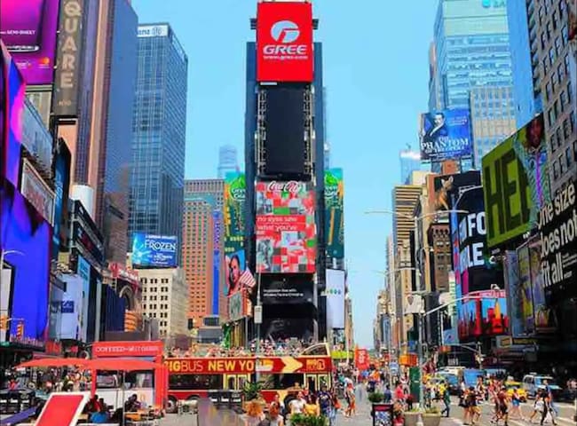 3 bedrooms apt in Upper West Side!